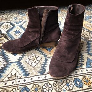 Coclico 38.5 suede booties